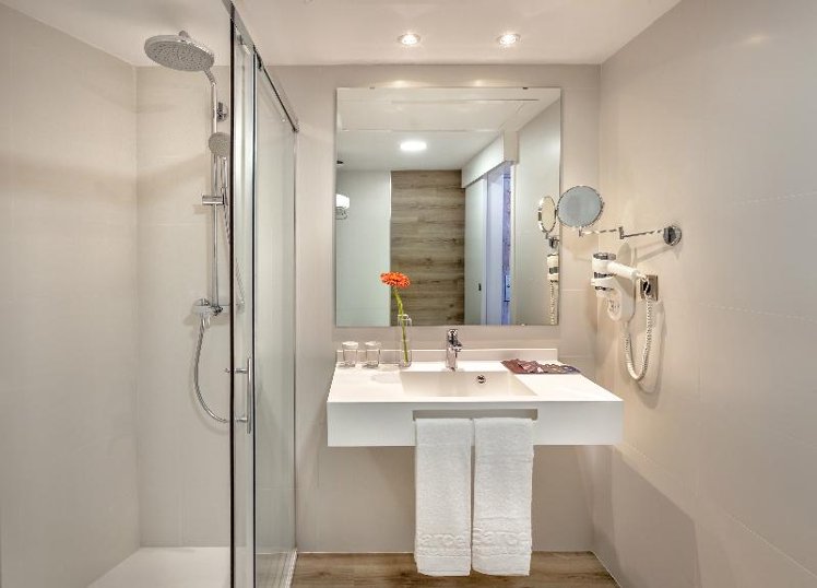 DOUBLE STANDARD Room