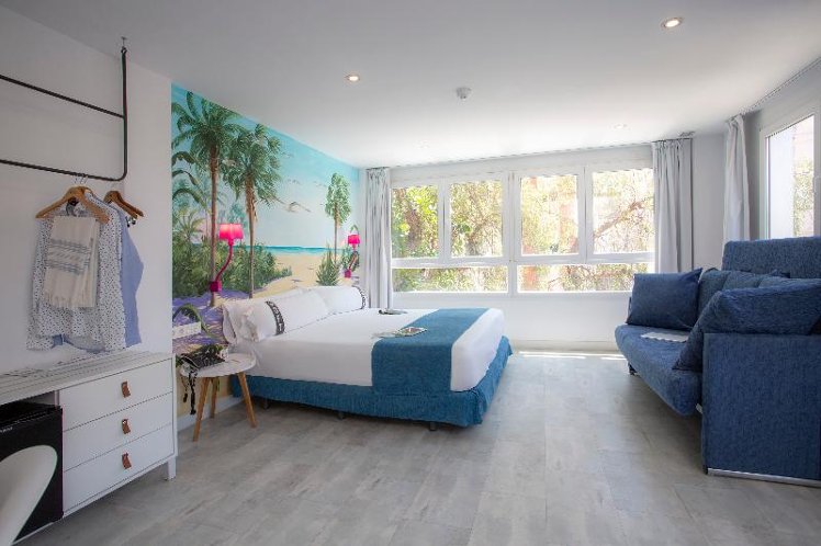 DOUBLE STANDARD Room