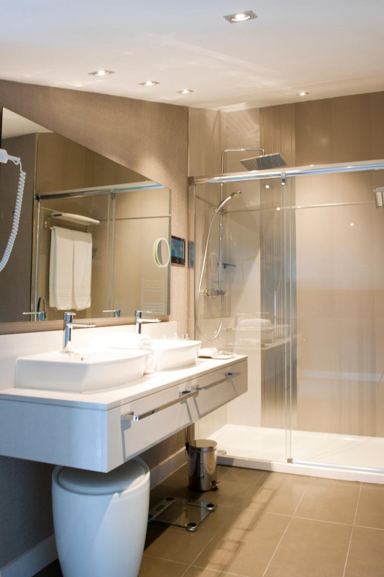 DOUBLE WITH JACUZZI Room