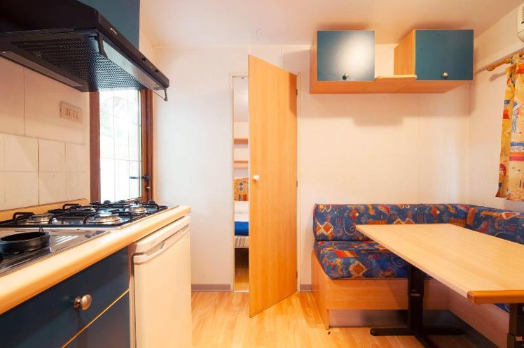 MOBILE HOME TWO BEDS Room