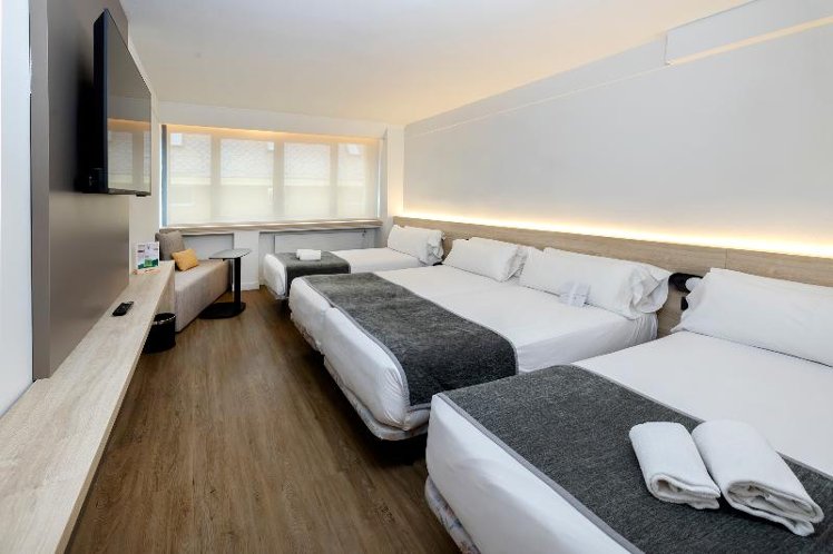 QUADRUPLE STANDARD Room