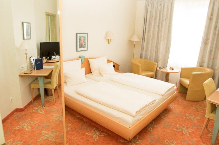 DOUBLE STANDARD Room