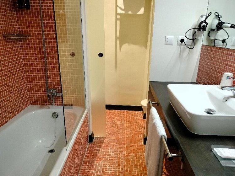 TRIPLE STANDARD Room