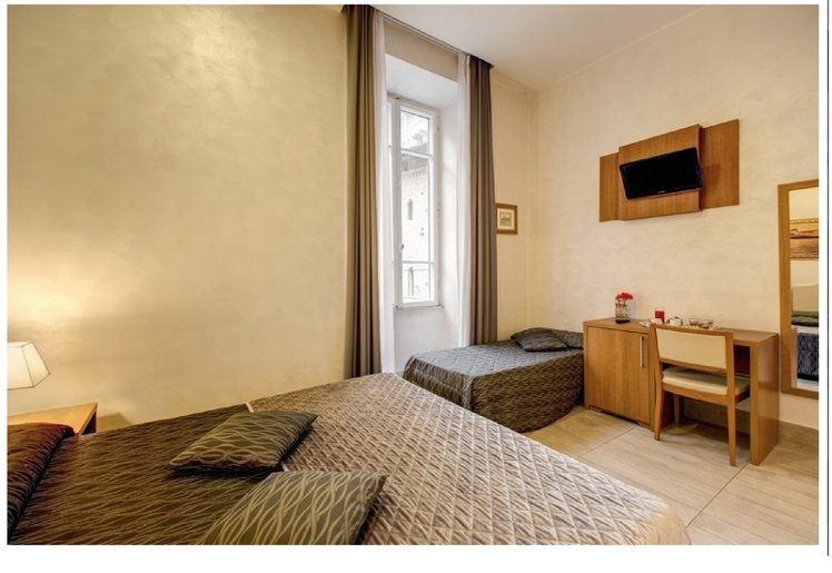 TRIPLE STANDARD Room