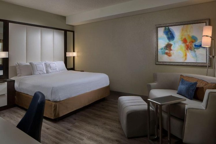 DOUBLE KING SIZE BED Room