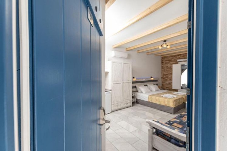 STUDIO WITH DOUBLE BED Room