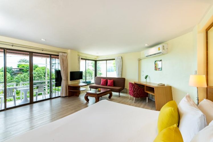 DOUBLE DELUXE ONE BED Room