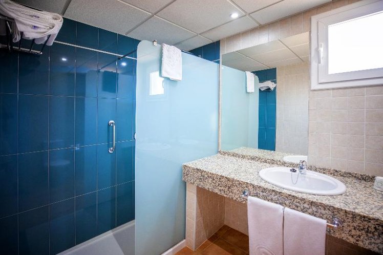DOUBLE SINGLE USE STANDARD Room
