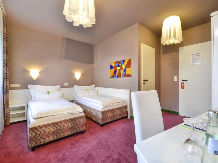 TWIN STANDARD Room
