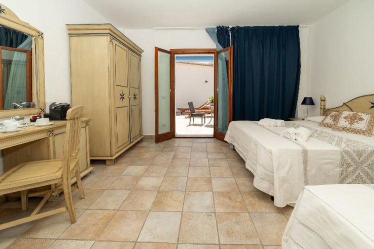 Room SUPERIOR CAPACITY 3 Room