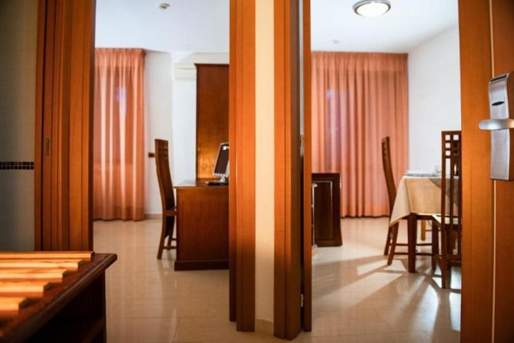 TRIPLE STANDARD Room