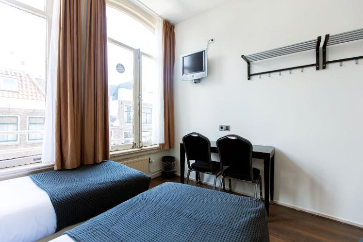 TRIPLE STANDARD Room