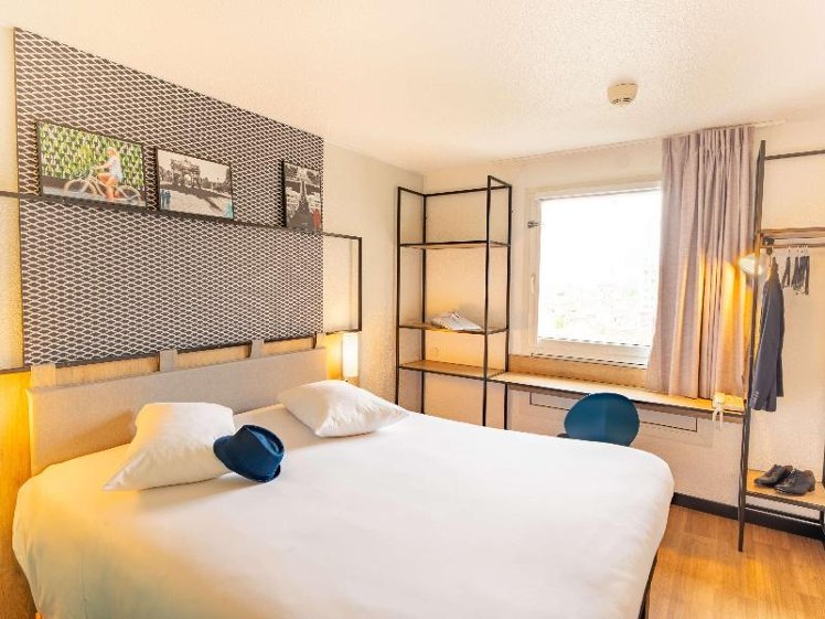 DOUBLE WITH DOUBLE BED Room