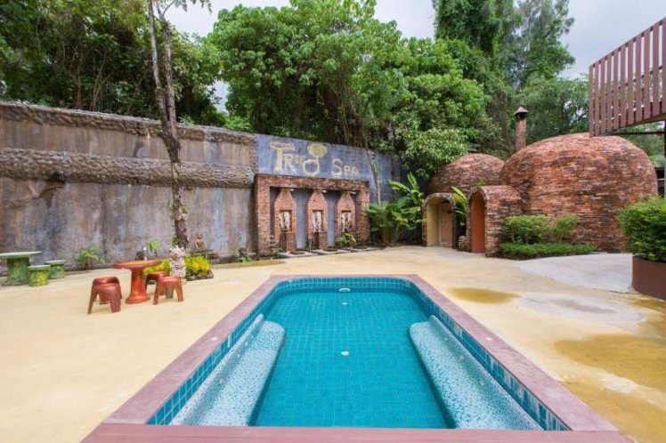Pool