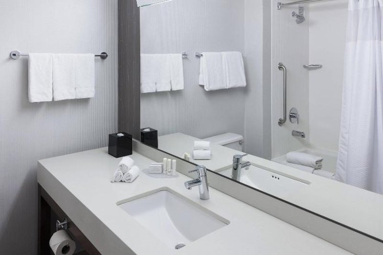 DOUBLE TWO QUEEN BEDS Room