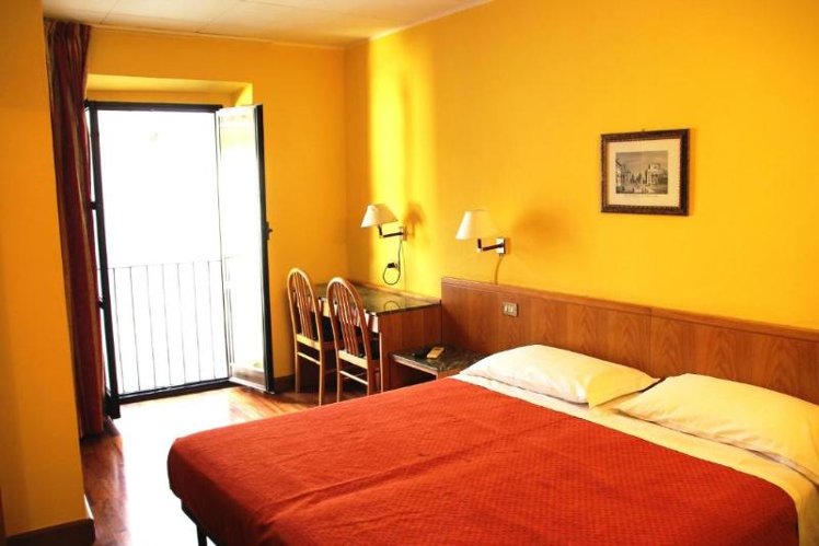 DOUBLE STANDARD Room