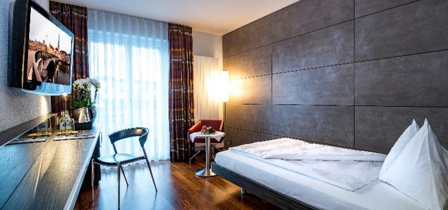 SINGLE STANDARD Room