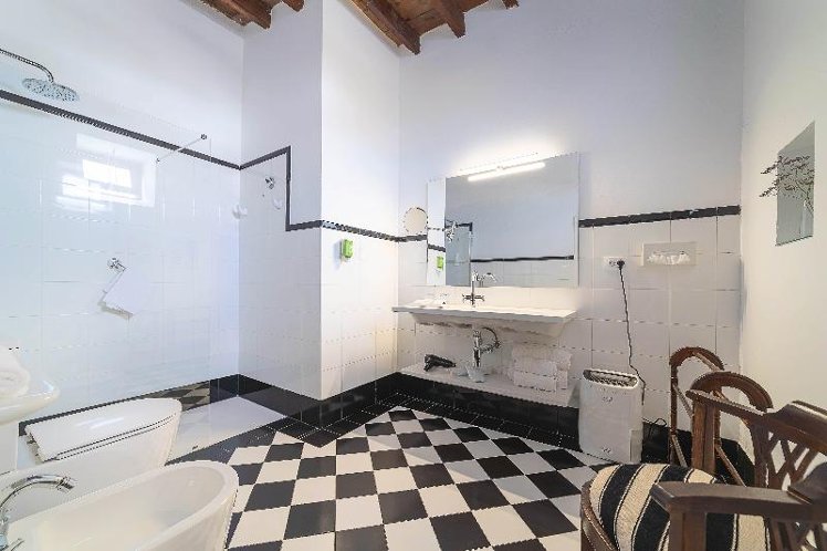 SUITE CAPACITY 3 Room
