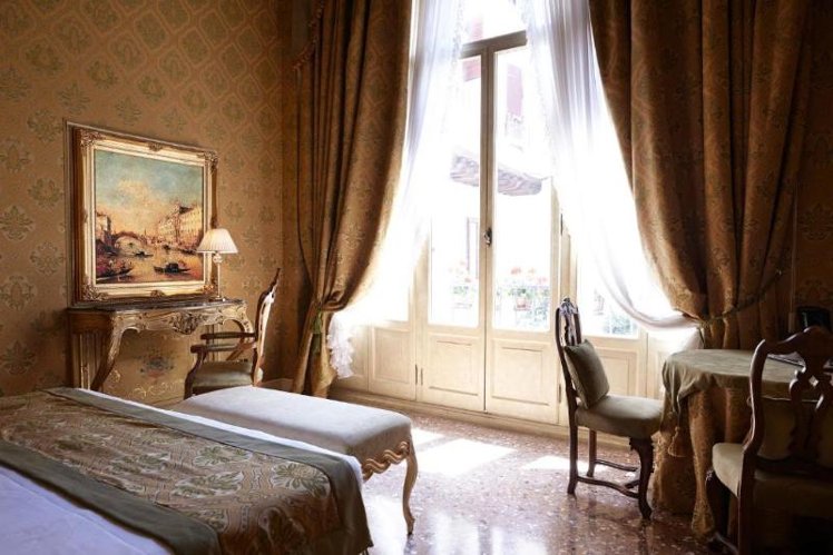 DOUBLE DELUXE Room
