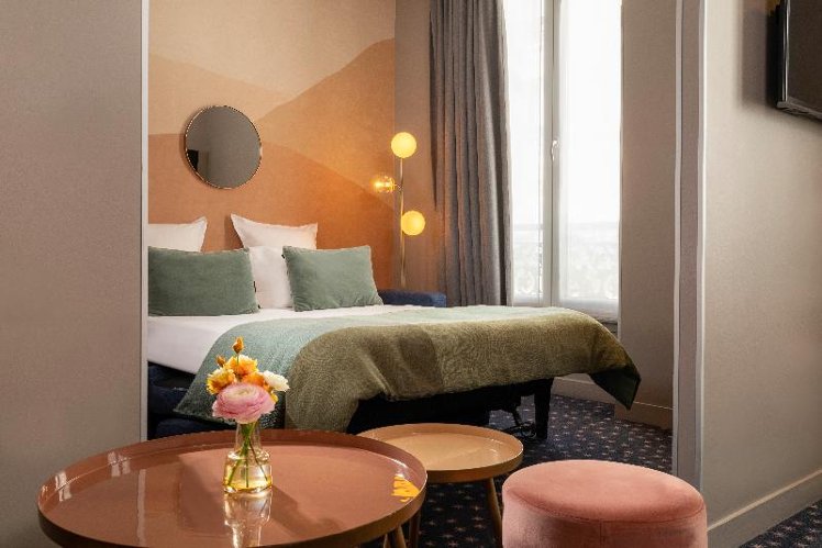 JUNIOR SUITE STANDARD Room