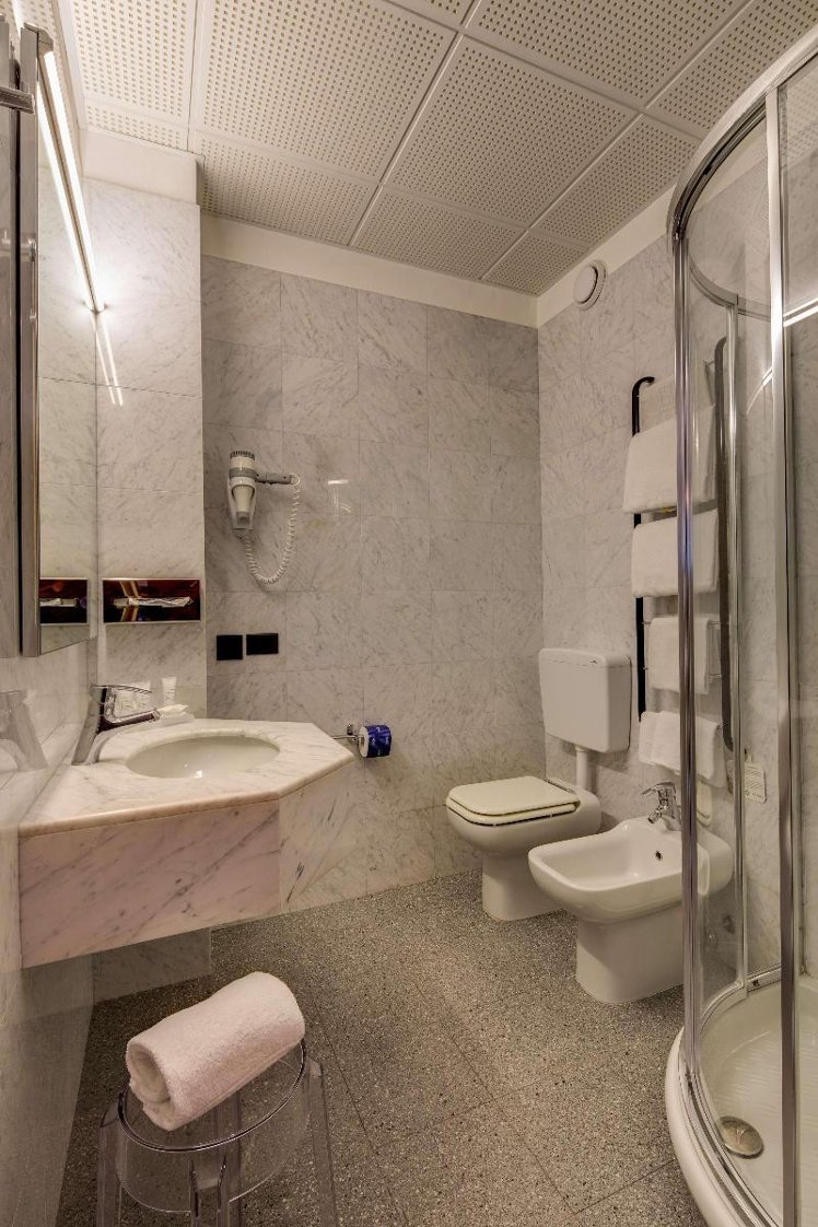 DOUBLE WITH DOUBLE BED Room