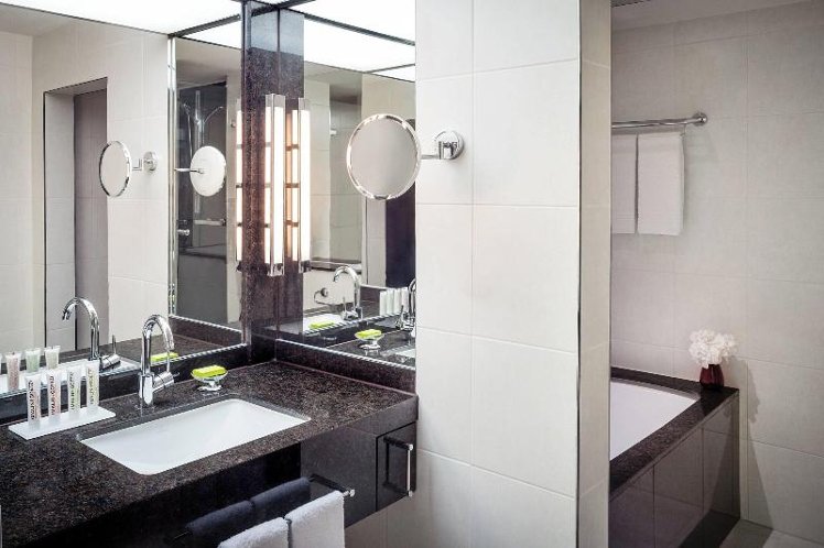 JUNIOR SUITE STANDARD Room