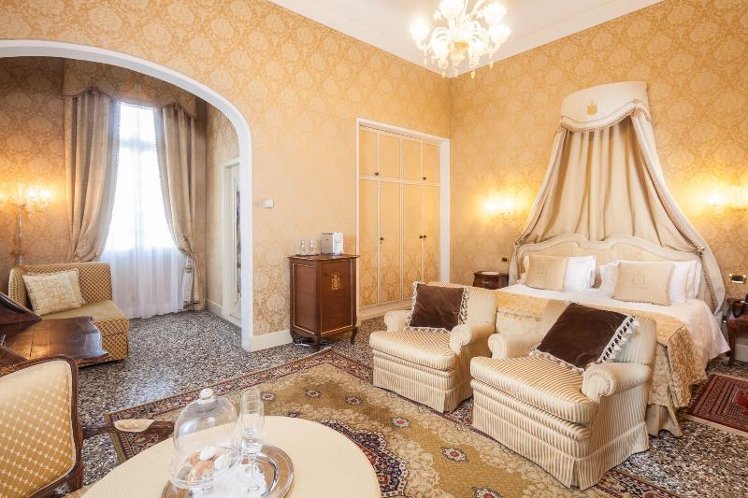 SUITE CLASSIC Room