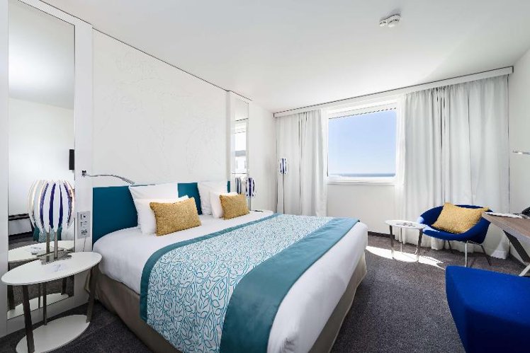 DOUBLE SUPERIOR KING BED Room