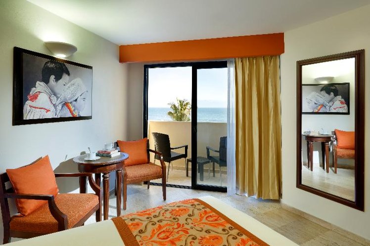 DOUBLE DELUXE OCEAN FRONT Room