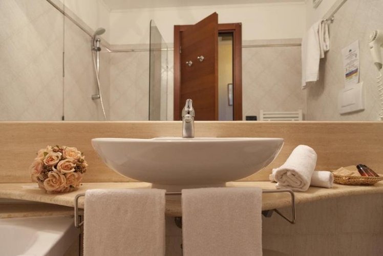 TWIN SUPERIOR Room