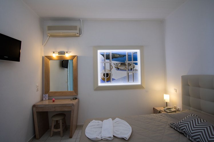 Erato Apartments