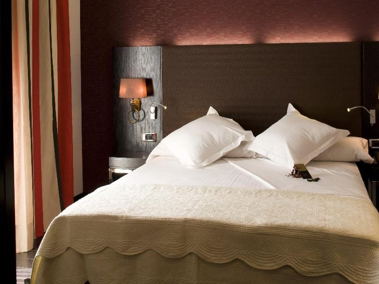 DOUBLE STANDARD Room
