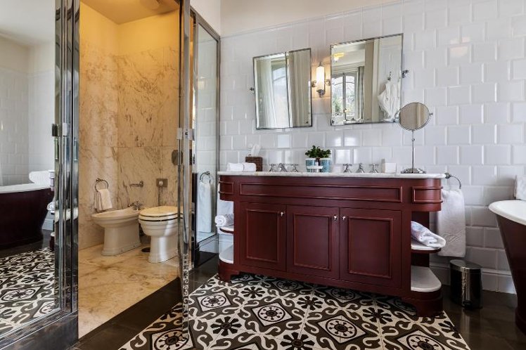 JUNIOR SUITE STANDARD Room