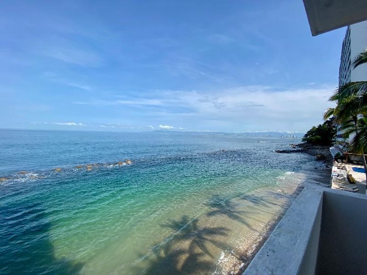 SUITE OCEAN FRONT TWO DOUBLE BEDS Room