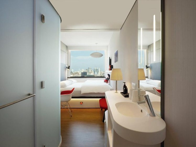 DOUBLE KING SIZE BED Room