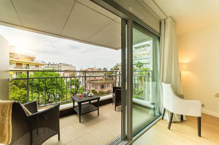 DOUBLE SUPERIOR Room