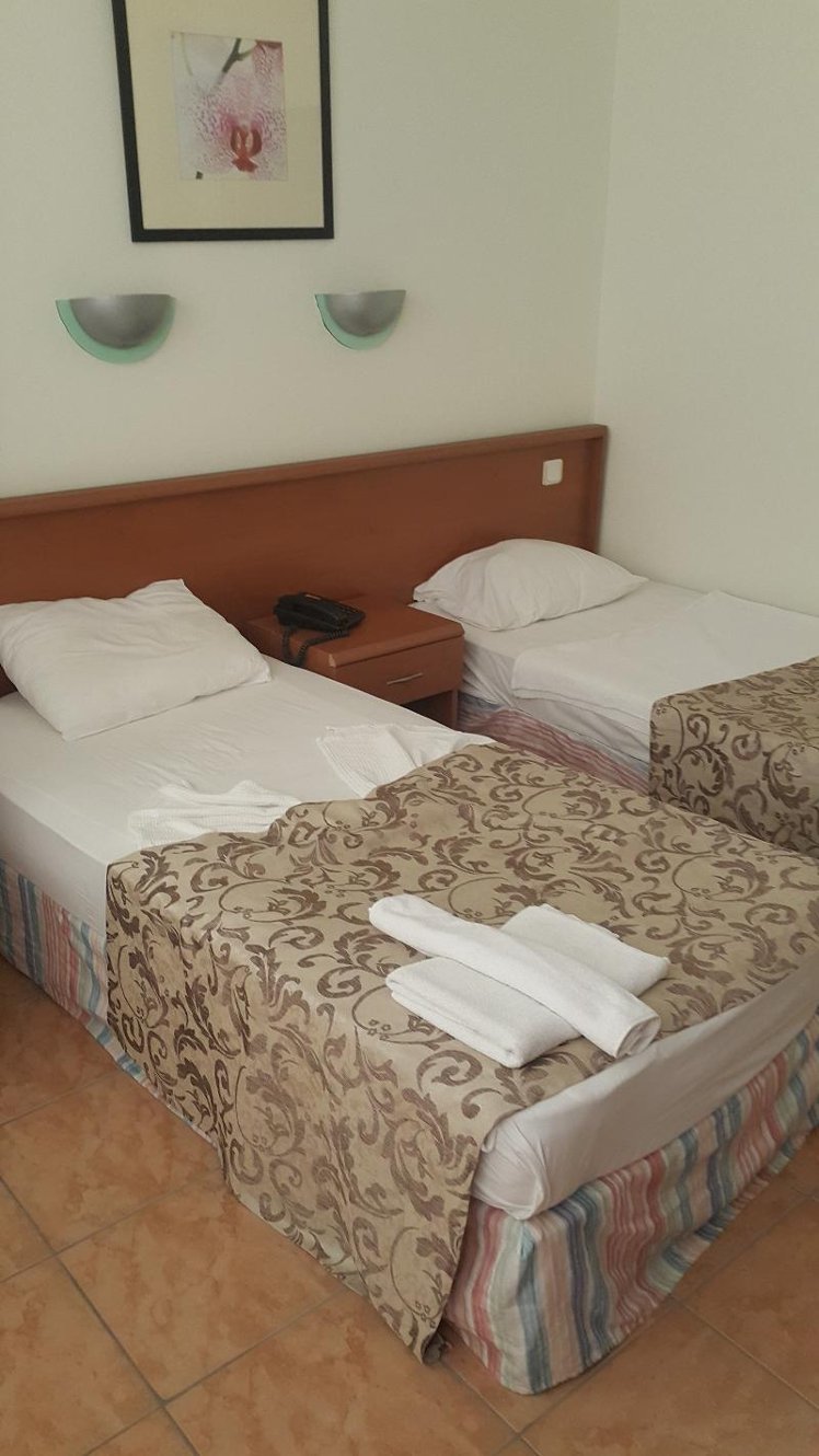 TRIPLE STANDARD Room