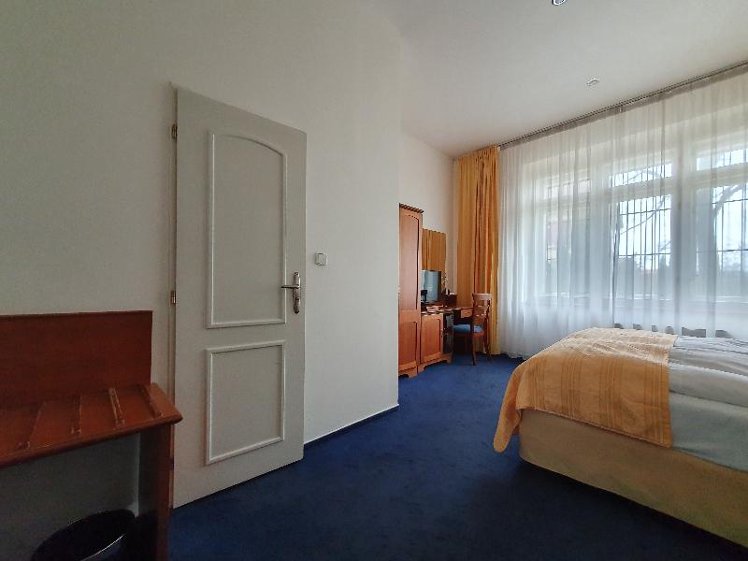 DOUBLE STANDARD Room