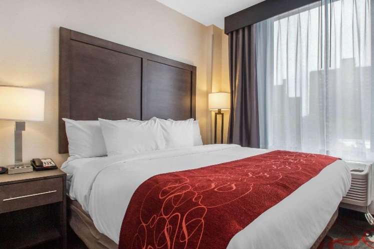 SUITE KING SIZE BED Room