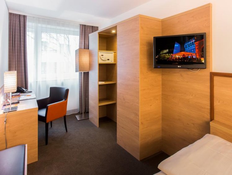 SINGLE STANDARD Room