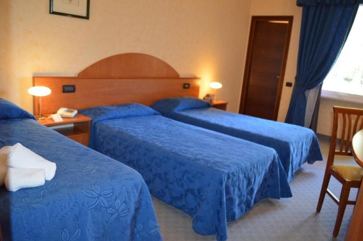 TRIPLE CAPACITY 3 Room