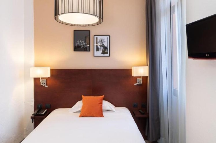 SINGLE STANDARD Room