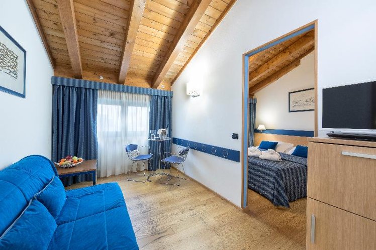 DOUBLE SUPERIOR Room
