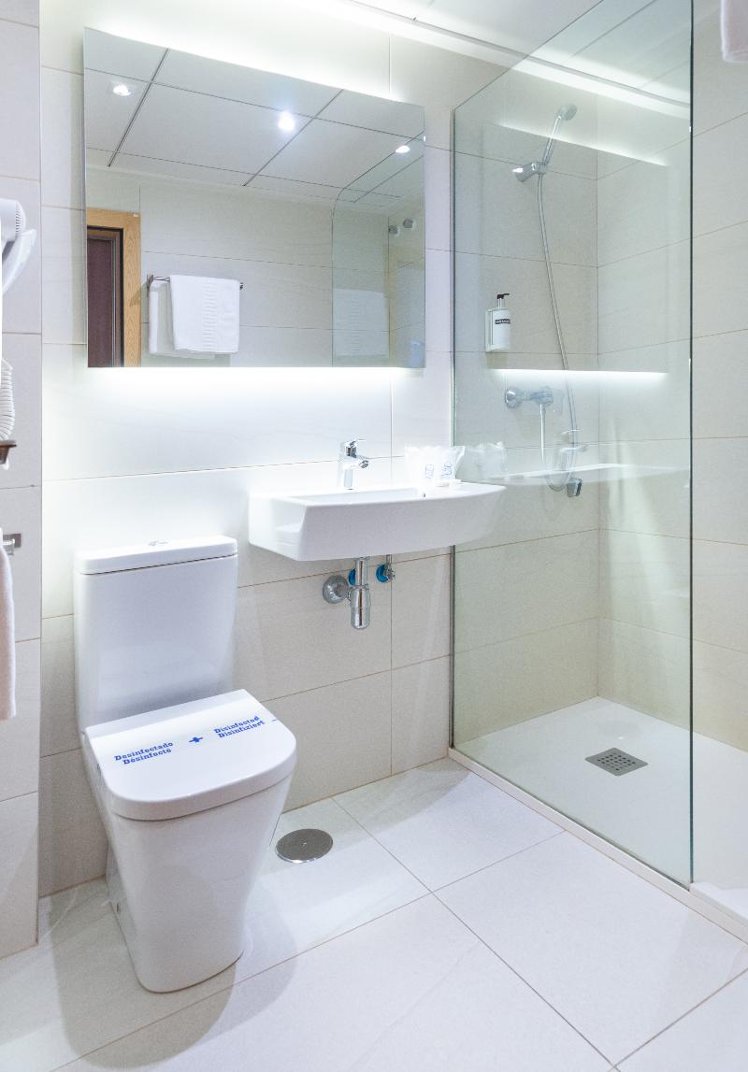 DOUBLE ECONOMY Room
