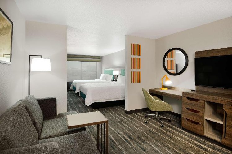 SUITE TWO QUEEN BEDS Room