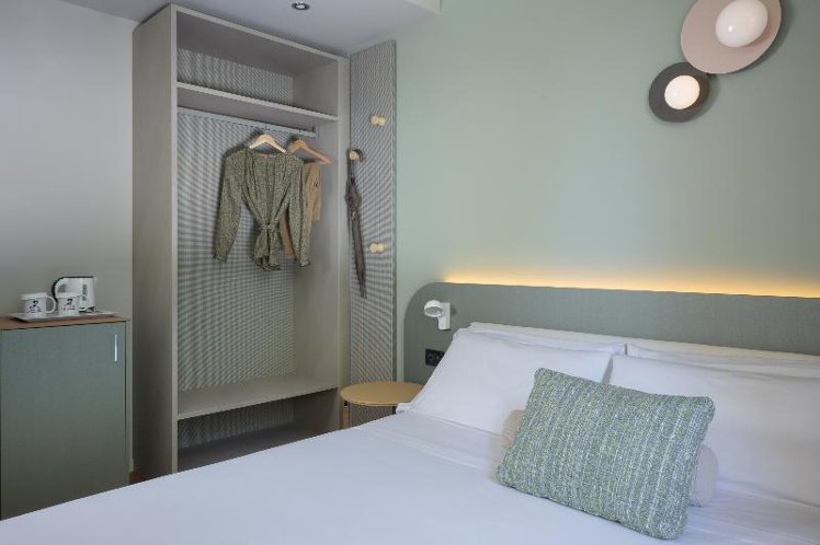 DOUBLE ECONOMY Room