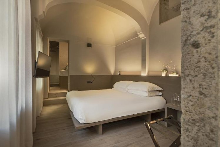 DOUBLE SUPERIOR Room