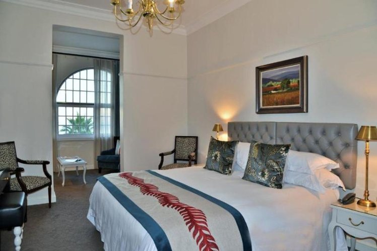 JUNIOR SUITE STANDARD Room