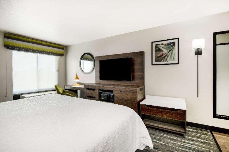 DOUBLE KING SIZE BED Room