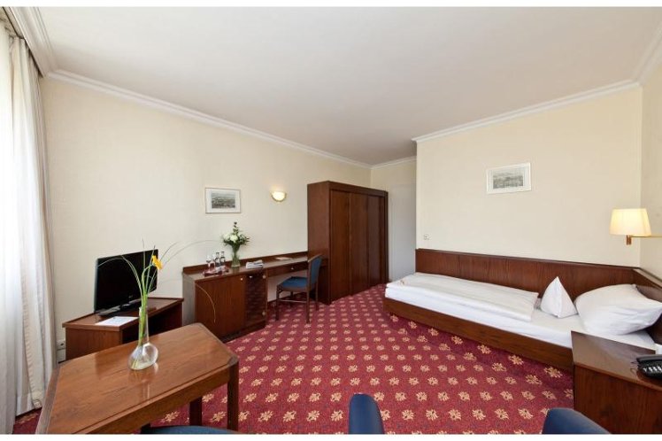 TRIPLE COMFORT Room